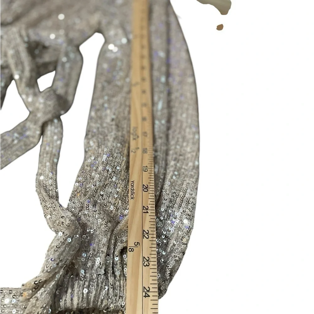 Lena Long Sleeve Sequin Romper
Endless Rose - Picture 11 of 13